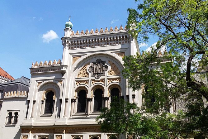 Small Group Prague Old Town and Jewish Quarter Walking Tour - The Old Town Maze: Passageways, Courtyards, and Why They Exist