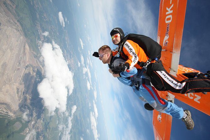 Tandem Skydiving Adventure in Prague - Why a Prague tandem freefall jump works so well for first-timers