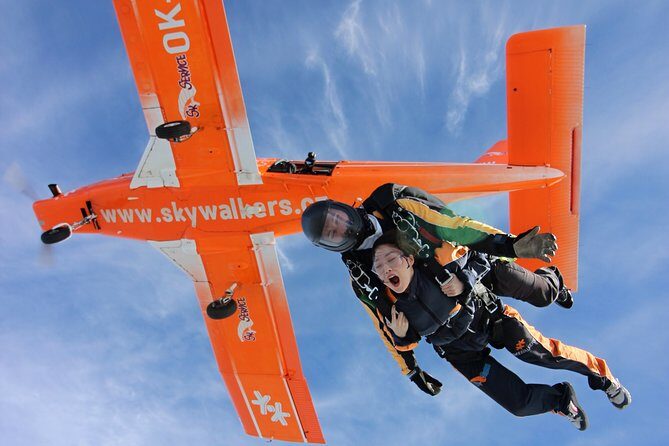 Tandem Skydiving Adventure in Prague - The half-day timeline: from briefing to being harnessed up