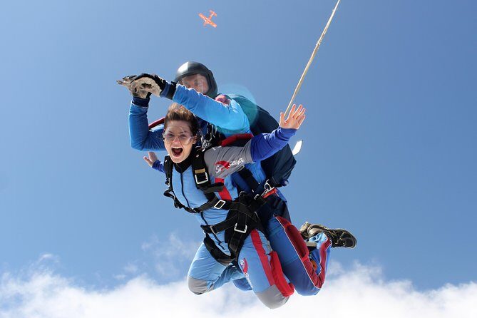 Tandem Skydiving Adventure in Prague - Meeting at Dlouhá 612/6 and getting to the aircraft without stress